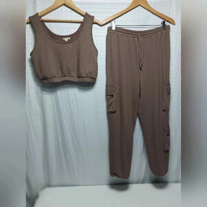 Versona 2pc Tank top and Cargo joggers lounge set. Ladies size L